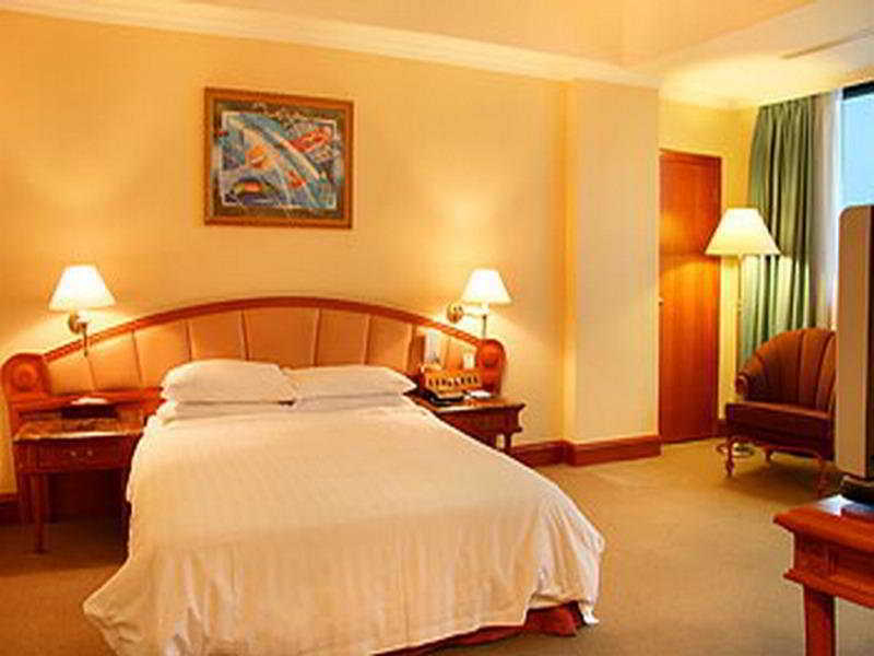 Grand Bay Hotel Чжухай Экстерьер фото